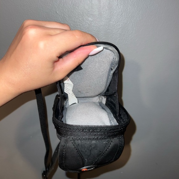 LowePro Camera Bag - Picture 3 of 4